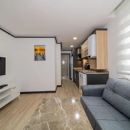 Charming Flat Near Beach In Muratpasa