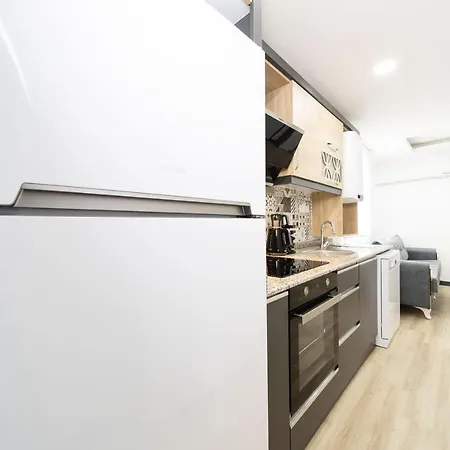 Апартаменты Charming Flat Near Beach In Muratpasa