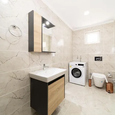Charming Flat Near Beach In Muratpasa Анталья